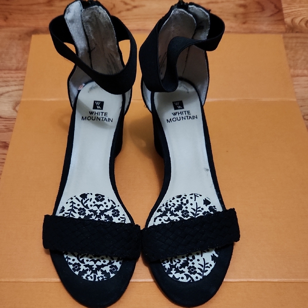 White Mountain Black Sandals